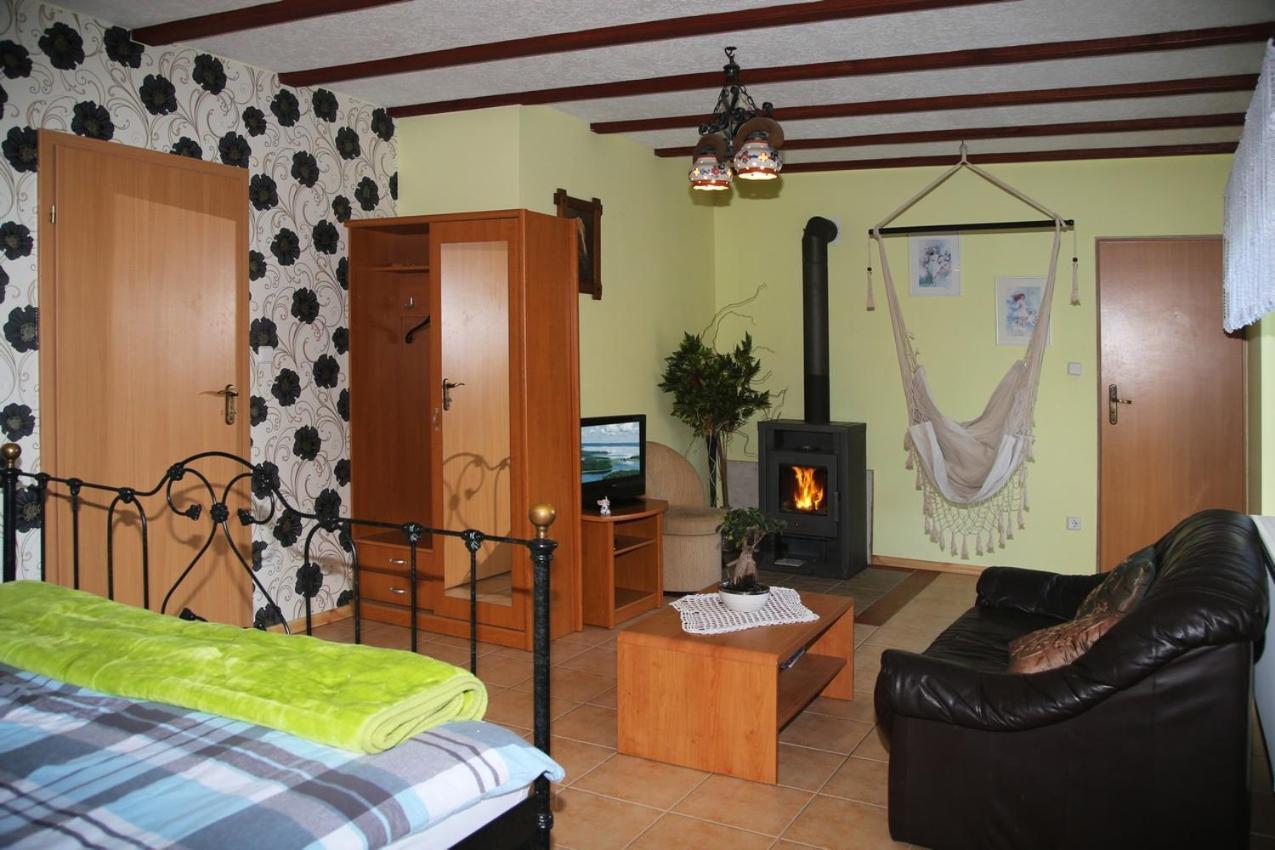 Ranczo Nad Stawem Villa Ryn  Kültér fotó